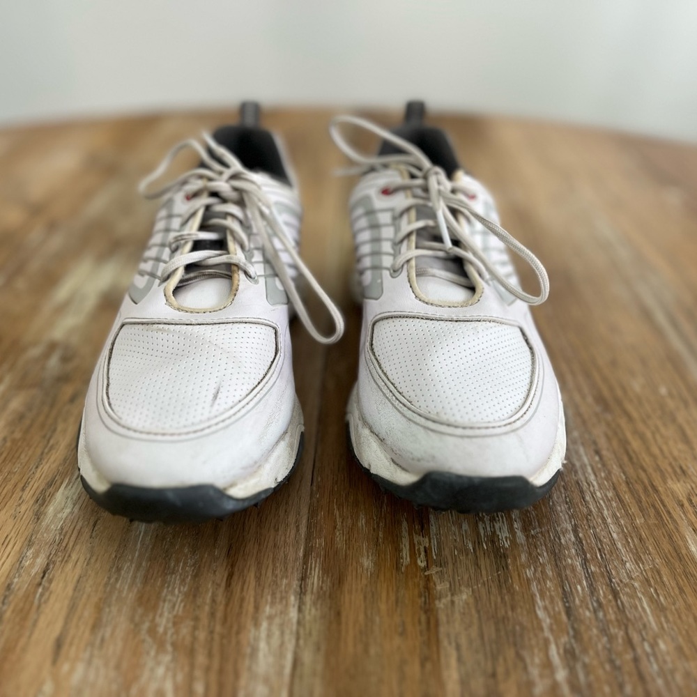 Kids golf shoes